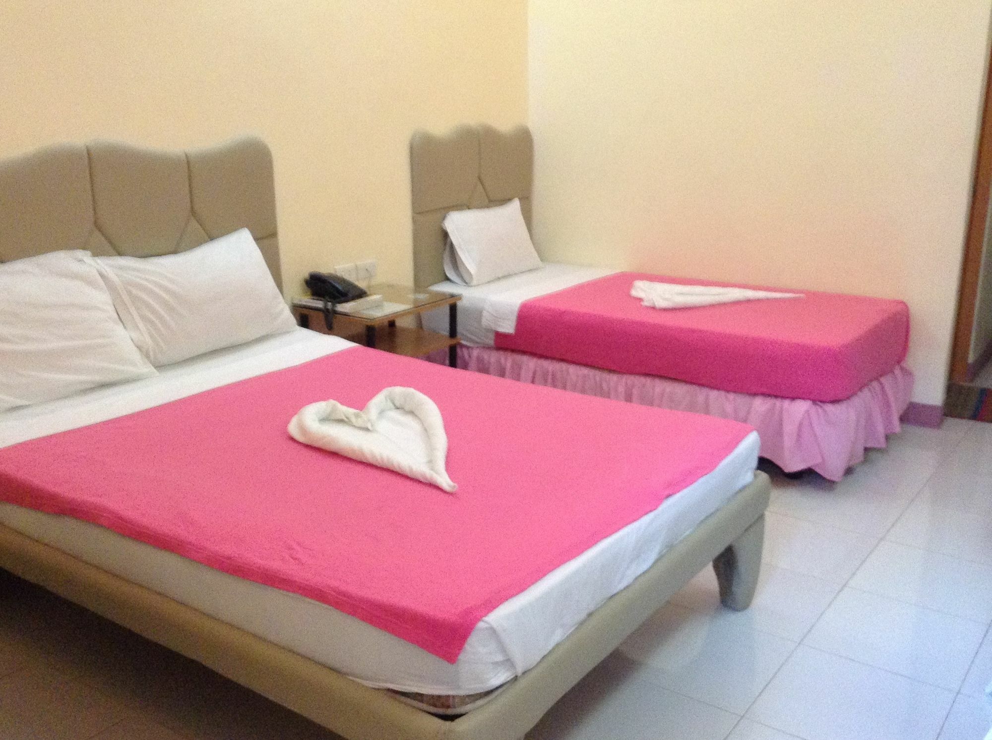John Mig Hotel Île de Mactan Extérieur photo